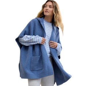 Aerie Power Blue Oversized Coat Hooded Cape with Pockets. Size M. Chunky knit